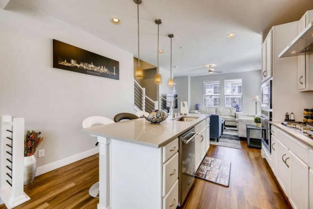 Luxury Oasis! Διαμέρισμα Ντένβερ Εξωτερικό φωτογραφία